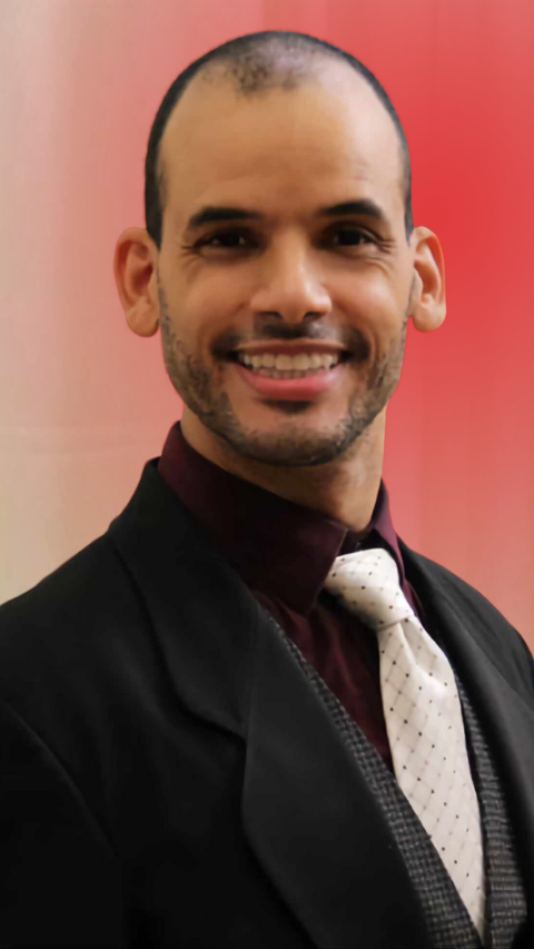 Gustavo Lang Jr. headshot