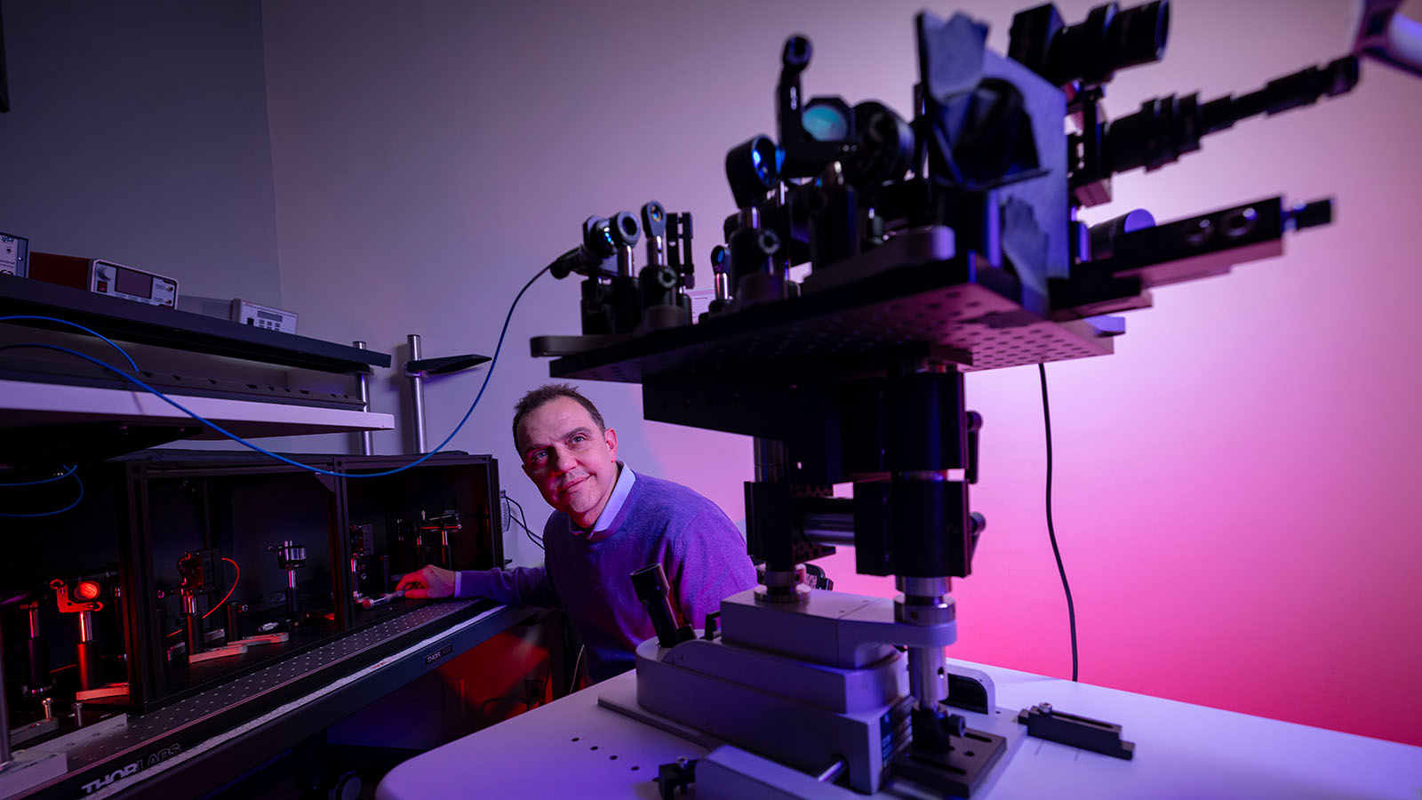 Giuliano Scarcelli in a lab